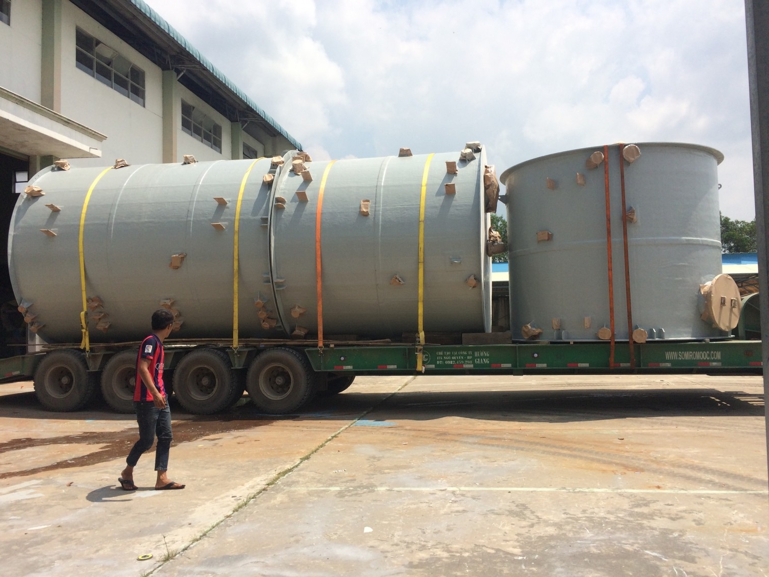 Vận chuyển bồn tại KCN Đức Hòa, Long An