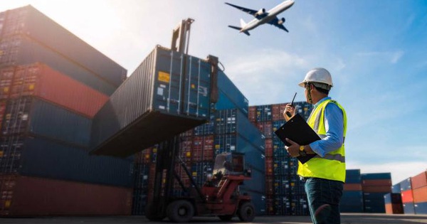 Mức lương vị trí quản lý logistics ở Việt Nam hiện tại đang là bao nhiêu?