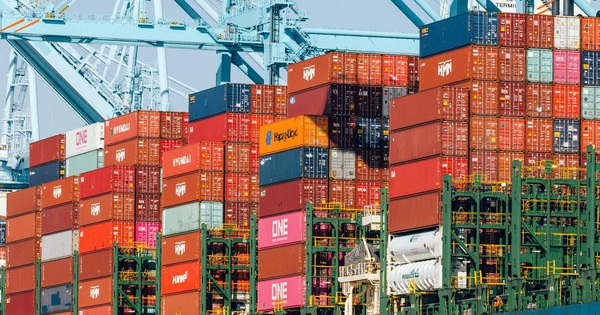Mọi ‘cửa ngõ’ của kinh tế thế giới đều tắc nghẽn, lạm phát tăng cao